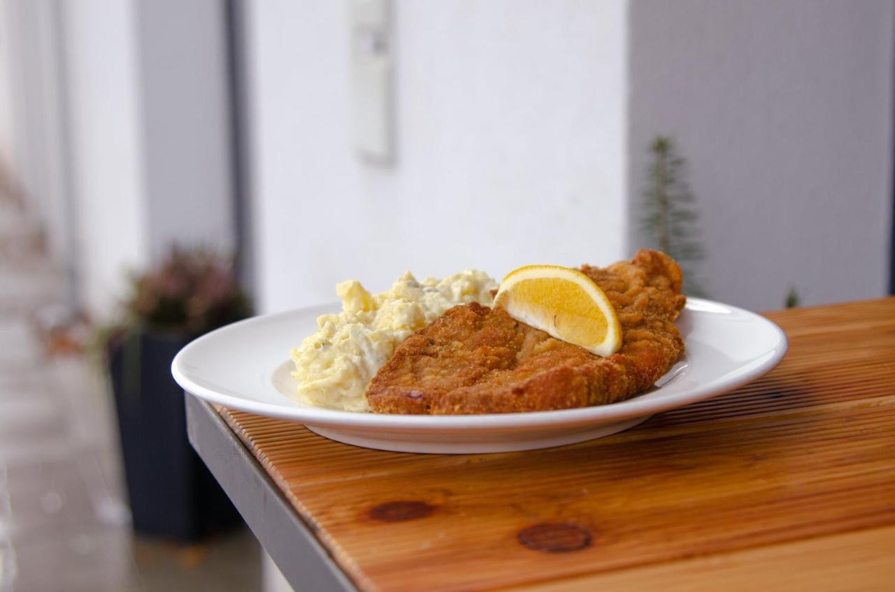 Penzion A Bistro Dilna Тршебонь Екстер'єр фото